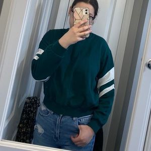 Green crew neck sweatshirt